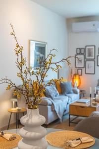 The rock view apartment