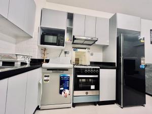 Luxury Chalet with Private Garden & Pool View in Marassi