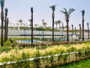 Luxury Chalet with Private Garden & Pool View in Marassi