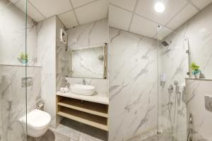 Flxho Hotel And Banquet- DLF Cyber City