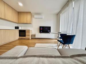 Calm and Modern Flat with Free Parking 10mins on bus to City Centre 1min walk to Bus stop