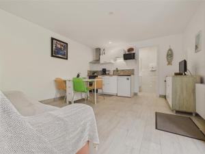 Maisons de vacances Maisonnette 4 personnes - 300m de la plage : photos des chambres