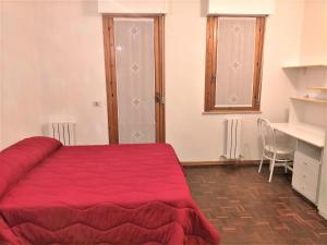 Apartamento de 2 dormitorios con balcón