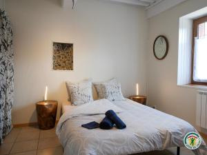 "La bâtisse des prés"