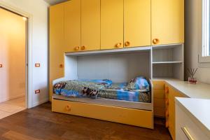 Airport Marco Polo -free park-