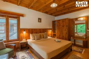 StayVista at Retreat Cottages with Lawn, Bonfire
