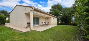 Maisons de vacances Les dentelles Evasion Provencale Villa avec Piscine et jardin : photos des chambres
