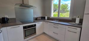 Maisons de vacances Les dentelles Evasion Provencale Villa avec Piscine et jardin : photos des chambres