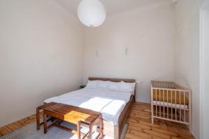 Charming flat with beautiful riverside views