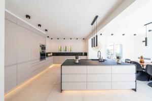 Sumptuous villa - AC- 6BR- 12P- Cannes