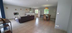 Maisons de vacances Paradis Provencal Villa - Espace Detente et BBQ LMV : photos des chambres