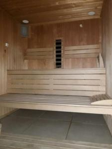 Azizi Studio Beach Pool & Spa Resort langa plaja
