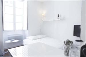 Studio hyper centre historique Quai bourgeois