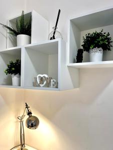 Elegant and with terrace, 15 min from Navigli and the center