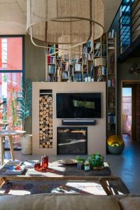 Contemporary Villa With Views Of Cap Dantibes