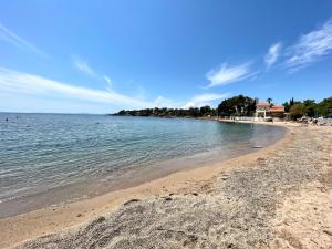Apartment Blue Riviera - am Strand mit Meerblick und Pool by Riviera HomeLife