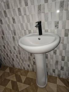 Kinyanjuis homes 003
