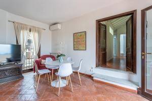 iFlat Pantheon & La Dolce Vita Skyline Penthouse