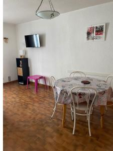 Les logis de Magali les Zodiacs, terrasse, plage à 600m