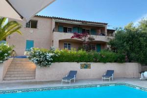 Ferienhaus Équilibre, ideal für Familien oder Hundefreunde, toller Pool und Meerblick by Riviera Homelife