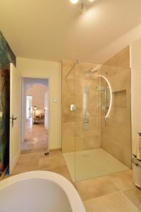 Ferienhaus Équilibre, ideal für Familien oder Hundefreunde, toller Pool und Meerblick by Riviera Homelife