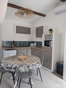 Appartements Appartement avec clim, piscine, proche centre Vidauban : photos des chambres