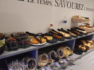 Hotels Kyriad Hotel La Fleche : photos des chambres