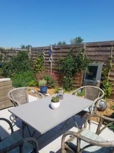 Maisons de vacances Maison spacieuse avec jardin clos au calme : Maison 2 Chambres