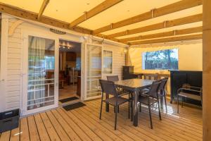 Maisons de vacances Mh 25 Les Genets Ronce les bains : photos des chambres