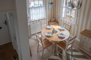 Charming Kenton Cottage