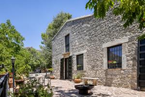 Tenuta Regia Corte by DomuSicily