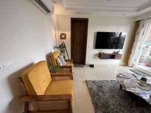 Vintage Room with Modern Amenities