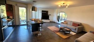 Apartment Albatros - am Strand mit Meerblick und Pool by Riviera HomeLife