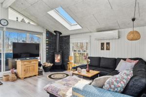 Cozy Seaside Getaway Perfect For Families With Children