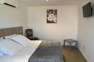 Gîtes La Source du Rey avec terrasse et jardin