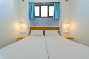 Salt Apartments Reina Sol