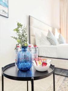 Elegant Studio Stay near Miracle Garden, Butterfly Garden & Dubai Hills Mall