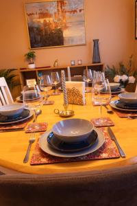 Sarahs Home Away from Home Luxury Apartment