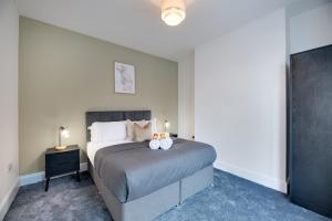 The Wingrove Retreat by Week2Week Contractor & Business Travel Stays