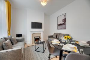 The Wingrove Retreat by Week2Week Contractor & Business Travel Stays