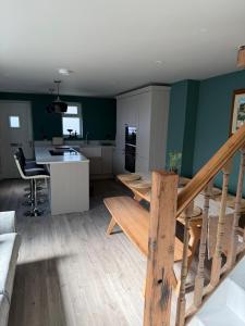 Brand New Stylish Converted Coach House in Cardiff