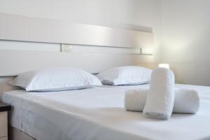 Peaceful Studio with Views Golem