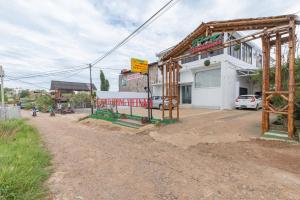 Urbanview Tebing Vietnam Lampung by RedDoorz