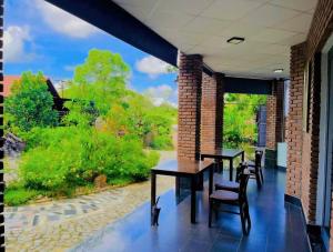 Hy Viên boutique Garden & Swimming pool