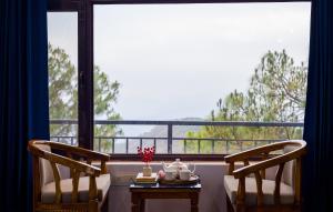 Alaya Stays Archees 6 BHK Nature Retreat with Game Lounge & Open Dining