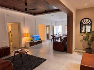 Stay Central Loft Panampilly