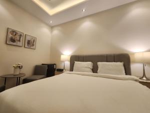 Modern & Peaceful Studio - Prime Spot - Al Aqiq