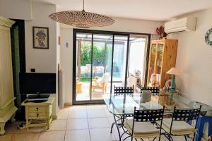 House 3 rooms with garden near the sea