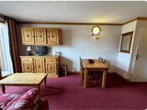 Appartement T2 proche des pistes avec balcon et accès Wi-Fi - FR-1-807-71