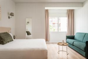 Family Room room in Erba by Pillow